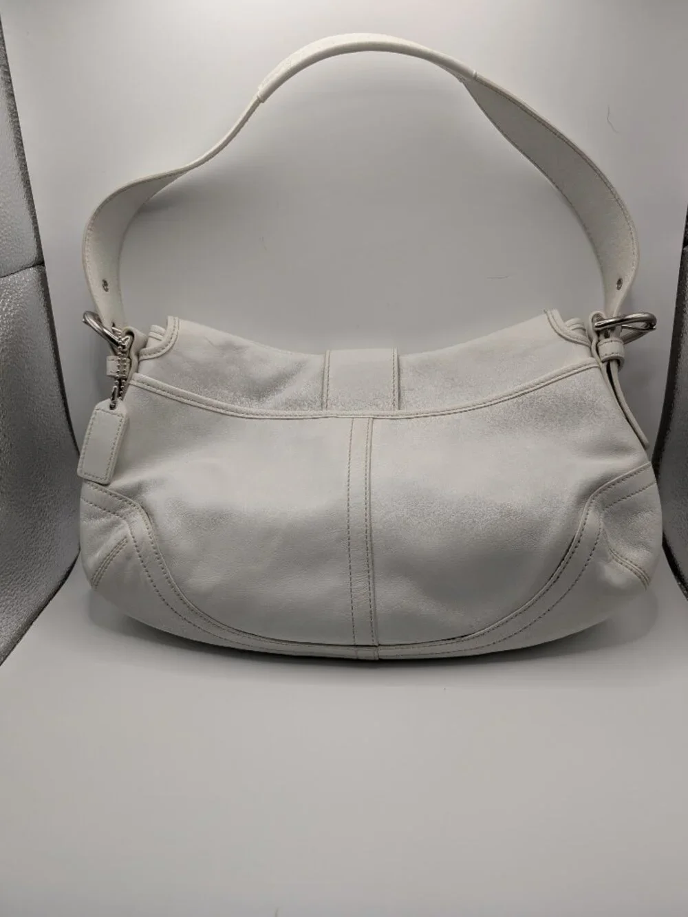 Coach Soho Flap Hobo White Leather Vintage Buckle Bag M040-9248